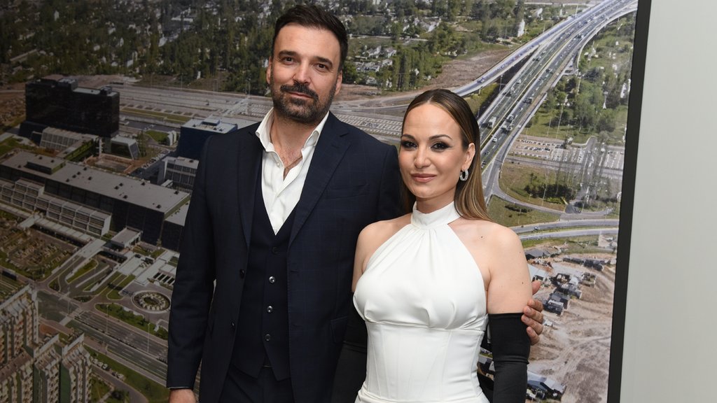 NEOČEKIVANI TALENAT IVANA BOSILJČIĆA: Jelena Tomašević otkrila nepoznate detalje iz privatnog života, a o poslednjem incidentu na nastupu progovorila bez zadrške (FOTO)