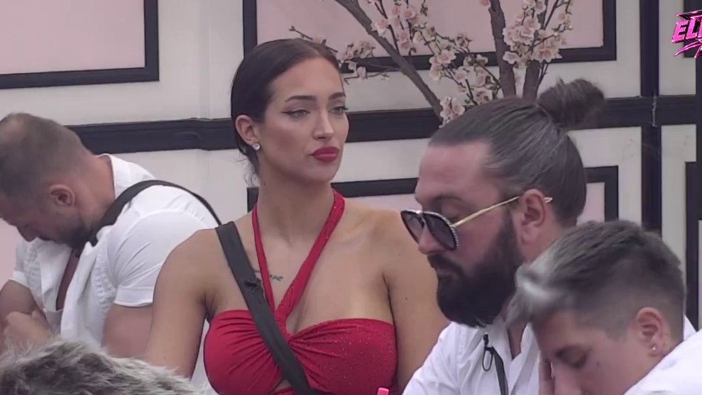 NOMINACIJE U BELOJ KUĆI IZAZVALE BURU: Laura na meti komentara, zadrugarke bez ustručavanja iznele mišljenje o njenom ponašanju (VIDEO)