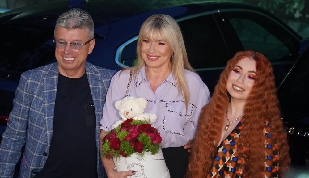 PRAVA PORODIČNA RADOST U DOMU SUZANE JOVANOVIĆ: Pevačica otkrila kada će ćerka stati na ludi kamen, a evo šta planira dalje (FOTO) – udaja ćerke Suzane Jovanović