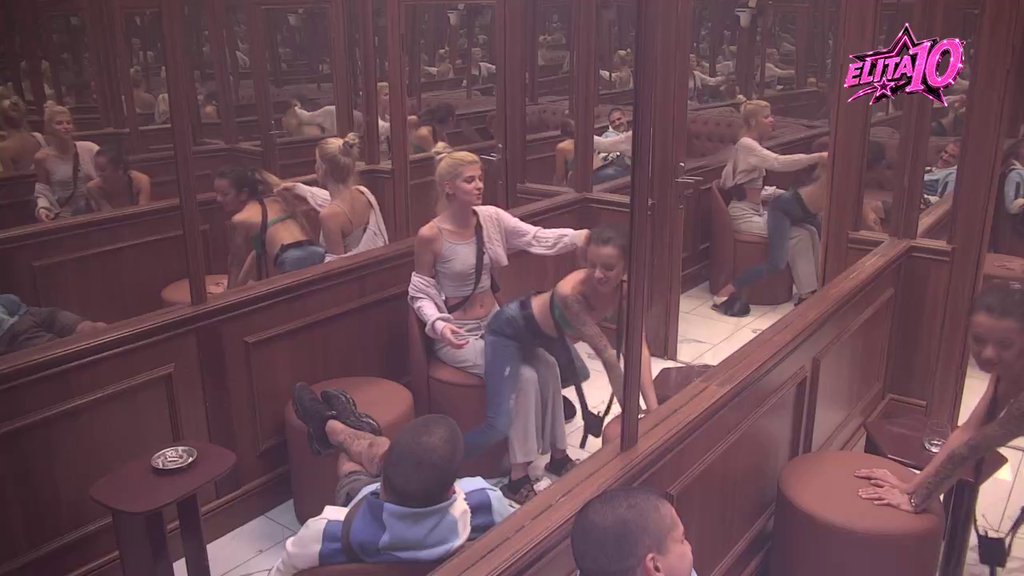 ZADRUGARI PODIGLI TENZIJU U PUŠIONI: Jasmina Marković pokazala Leni Simić svoje zavodničke trikove, Vasilije i Leon sve dodatno zakomplikovali (VIDEO)
