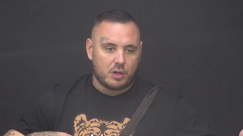 CAR UDARIO NA FRAJERE S KAUČA: Filip Car prozvao Elitu 10 i priznao razočaranje u Karića, svi čekaju njegov sledeći potez (VIDEO)