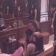 IZAZOVNI POKRETI U BELOJ KUĆI: Jasmina Marković tverkovala Miljani Ristić u krilu, zadrugarke zapalile atmosferu (VIDEO)