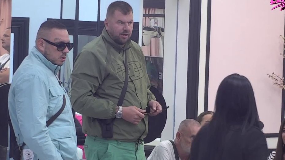 JAKŠIĆKA U RATU NA DVA FRONTA: Aleksandra sasula Caru i Janjušu sve u lice, odnosi u Beloj kući na ivici pucanja (VIDEO) – rat na dva fronta