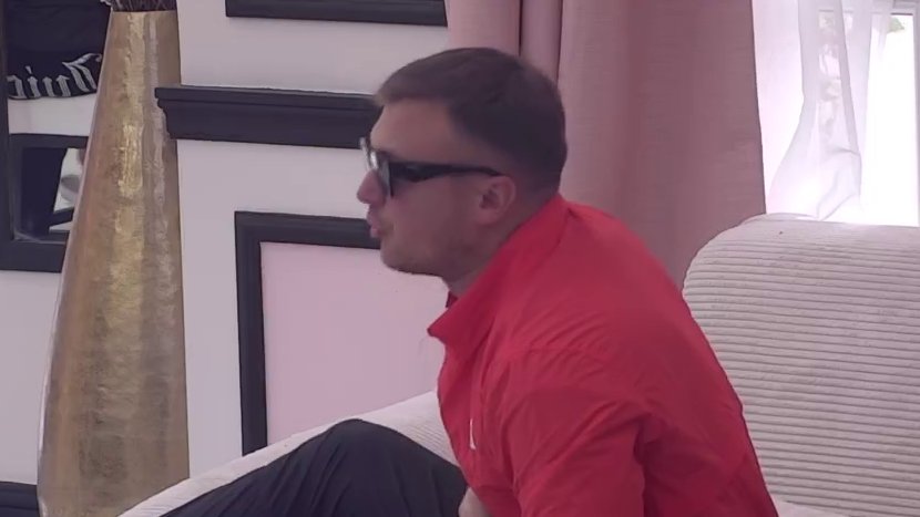 PLJUŠTE PROZIVKE U BELOJ KUĆI: Karić i Slađa Poršelina ušli u žestok klinč, stara poruka na Instagramu podigla tenziju među zadrugarima (VIDEO) – klinč Karića i Slađe Poršelina