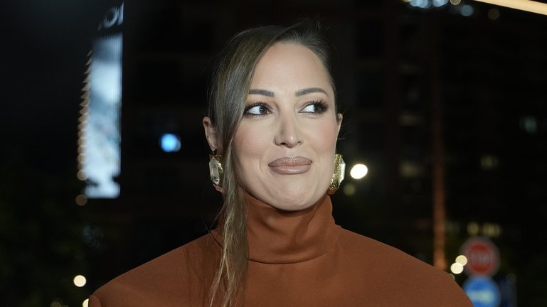 EMOCIJE PREPLAVILE DOM PEVAČICE: Aleksandra Prijović proslavlja rođendan, majka Borka poslala snažnu poruku (FOTO) – slavlje u domu Aleksandre Prijović