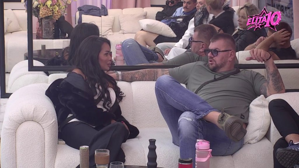 JANJUŠ STAVIO SVE KARTE NA STO: Sandra ga iznenadila pitanjem, rasplamsala se drama u Beloj kući (VIDEO)