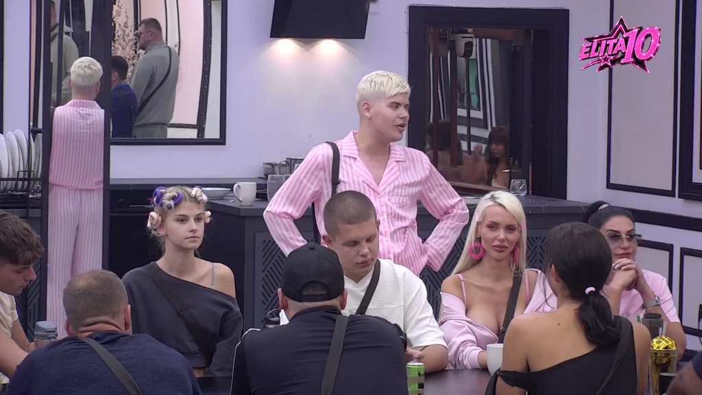 KARLO I UROŠ SVE BLIŽI VEZI: Njihov odnos iznenadio zadrugare, mnogi strepe od novog para (VIDEO) – Karlo i Uroš veza