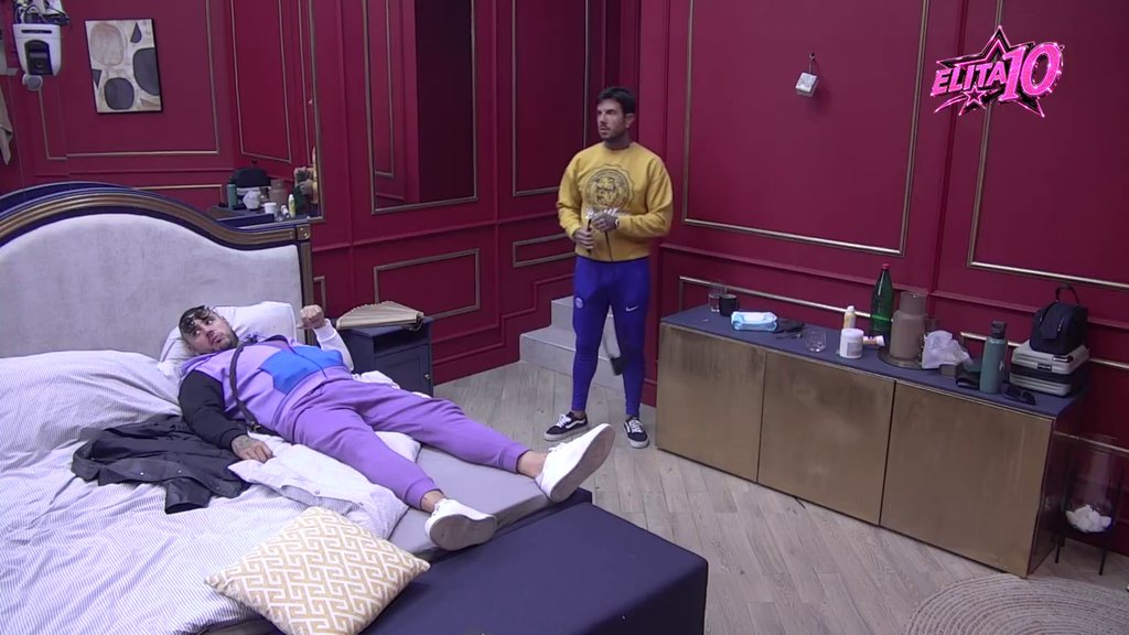 KONTRAST KOGA NIKO NIJE OČEKIVAO: Car i Đukić potpuno opušteni u razgovoru, Aneli im ne pravi nikakav problem (VIDEO)