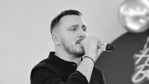 TUGA PARALISALA ESTRADU: Najbliži saradnik Gorana Maksimovića slomljen nakon saznanja o tragediji, svi čekaju nove informacije (FOTO) – tragedija sa Goranom Maksimovićem