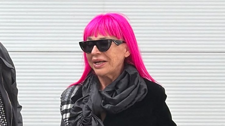 ZORICA BRUNSLIK UZ KEMIŠA PRIVUKLA PAŽNJU: Poznati par stigao na snimanje Pinkovih zvezda, svi gledaju njihov ulazak (FOTO) (VIDEO) – Pinkove zvezde