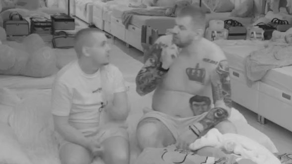 MASKE PADAJU U BELOJ KUĆI: Janjuš otvoreno priznao Dači šta se desilo sa Sandrom, a onda u šiframa započeo priču o Vanji Živić (VIDEO) – Janjuš i Sandra Obradović