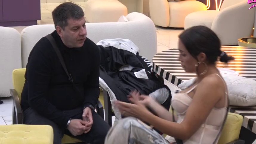 SUKOB ODABRANIH U BELOJ KUĆI: Laura Prgomet žestoko odgovorila Ivanu Marinkoviću, pale teške reči pred svima (VIDEO)
