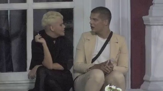 SUKOB U DVORIŠTU BELE KUĆE: Uroš Stanić molio Karla za poljubac, Ječminek ga odbio pred svima (VIDEO) – Uroš Stanić i Karlo Ječminek poljubac