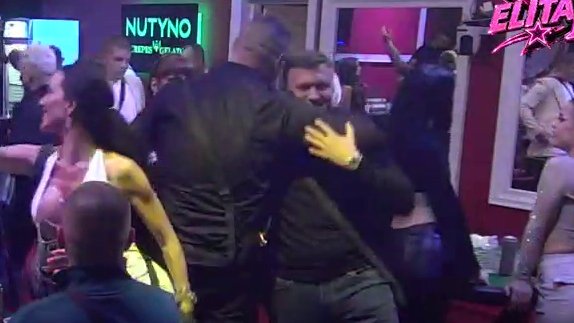 SUSRET KOJI JE SVE IZNENADIO U KAZINU: Filip Car zaustavio Stefana Karića, usledio neočekivan gest na žurci (VIDEO) – scena u kazinu