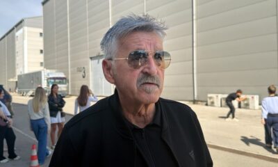 BOSANAC IZAZVAO HAOS NA SNIMANJU: Karleušu prozvao tetkom, a ona ga iznenadila poljupcem pred svima (FOTO) (VIDEO) – tragedija Miroslava Ilića