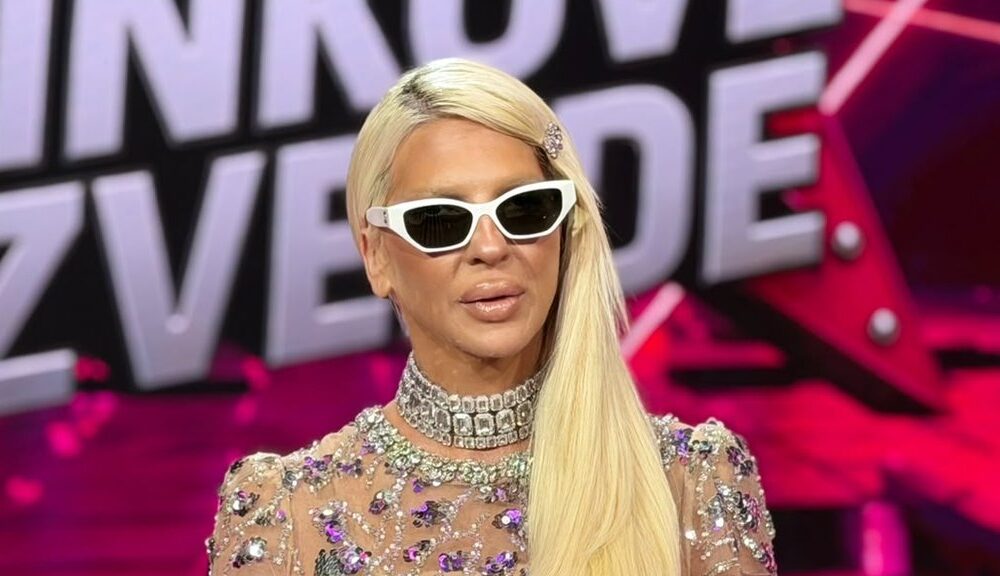 MISTERIJA U NOĆNOM ŽIVOTU BEOGRADA: Jelena Karleuša uživala u društvu mlađeg muškarca, svi se pitaju ko je on (FOTO)