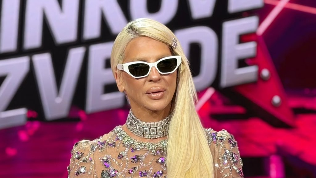MISTERIJA U NOĆNOM ŽIVOTU BEOGRADA: Jelena Karleuša uživala u društvu mlađeg muškarca, svi se pitaju ko je on (FOTO)