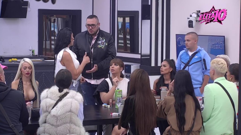 OPTUŽBE SE REĐAJU U BELOJ KUĆI: Aleksandra Jakišić i Filip Car razmenili teške reči pred svima, atmosfera usijana u Eliti (VIDEO)