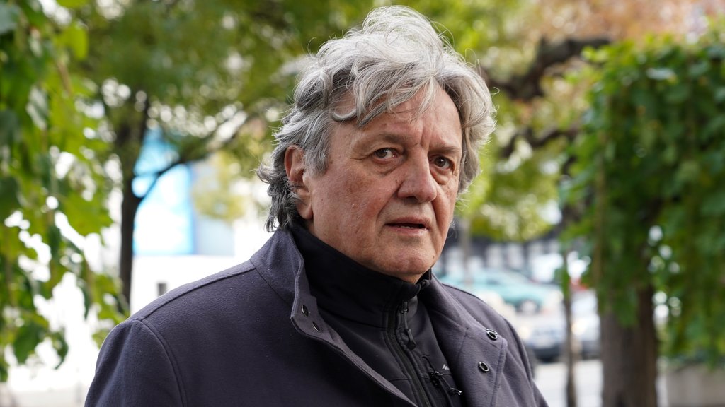 PORODIČNA ATMOSFERA KAKVU RETKO VIĐAMO: Radoš Bajić proslavio rođendan, svi čekaju da glumac podeli trenutke sa slavlja (FOTO) – veliko slavlje u domu Radoša Bajića