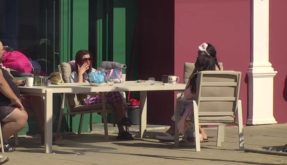 PORŠELINA UDARILA NA ENU PRED SVIMA: Otkrila zbog kog frajera je puklo prijateljstvo u Eliti, a usledila je neočekivana reakcija (VIDEO) – sukob Poršeline i Ene Čolić