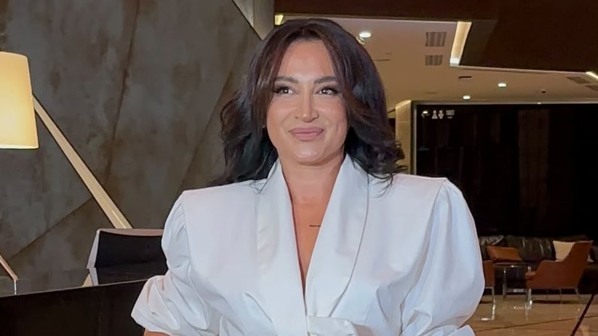 PROMENA U IZGLEDU ANDREANE ČEKIĆ: Pevačica otkrila proces mršavljenja i pritiske četrdesetih, njene reči podigle buru (FOTO) – proces mršavljenja Andreane Čekić