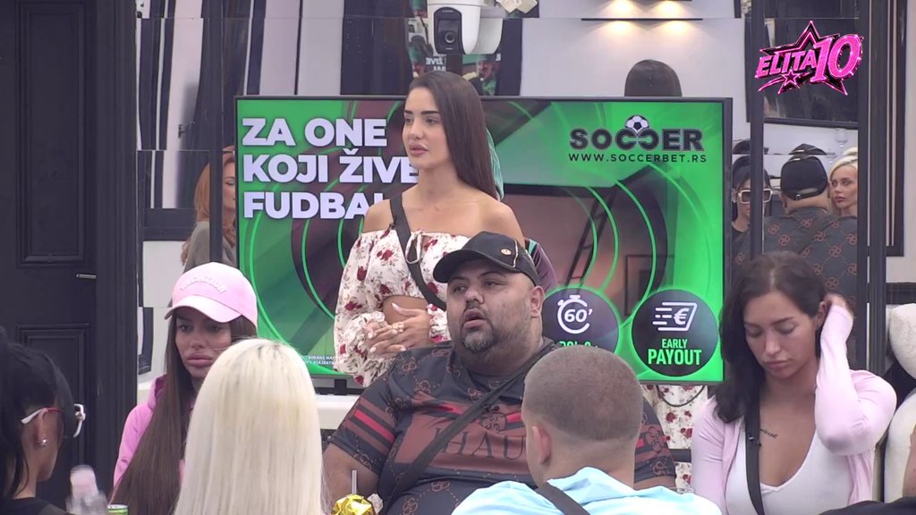 SVE KARTE NA STO U ELITI: Laura otkrila na čemu je sa Terzom i Ivanom, a Anđela zbunila izjavom o Danu zaljubljenih (VIDEO)