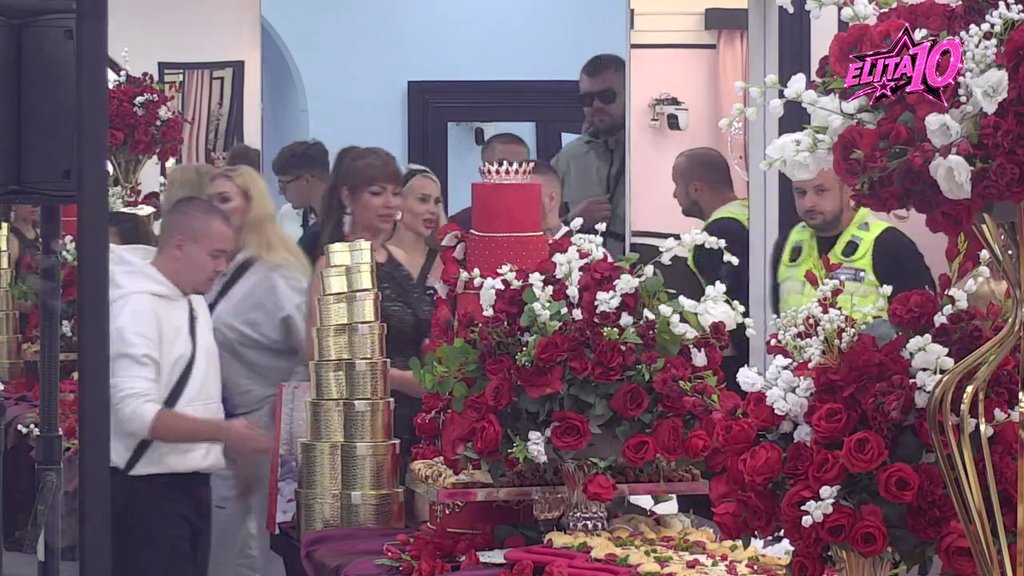 GALA PROSLAVA U BELOJ KUĆI: Miljana Kulić slavi rođendan, raskošna žurka iznenadila sve učesnike (VIDEO)