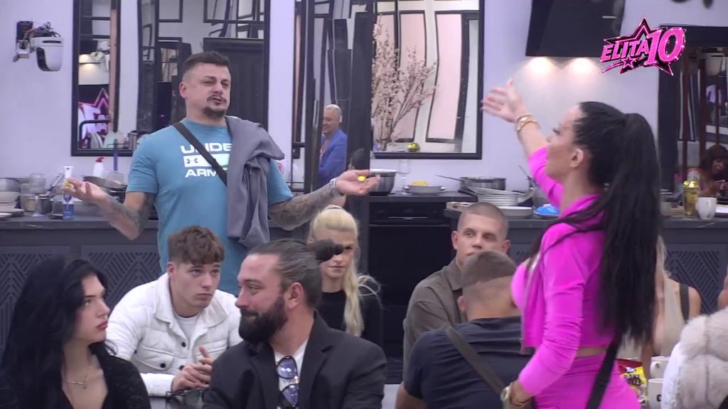 SLAĐA PORŠELINA UDARILA NA TERZU PRED SVIMA: Priznanje o finansijama izazvalo buru u Beloj kući, evo šta je rekao (VIDEO) – Slađa Poršelina i Terza