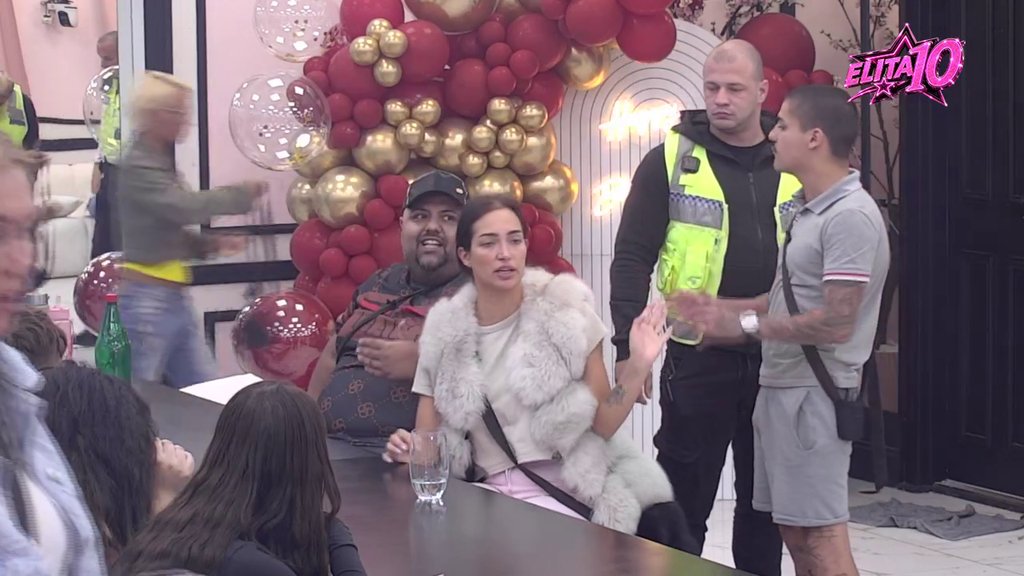 SUKOB ZADRUGARA ZBOG SOKA: Vasilije Obradović i Đole Kralj uputili salvu uvreda, obezbeđenje odmah reagovalo (VIDEO)