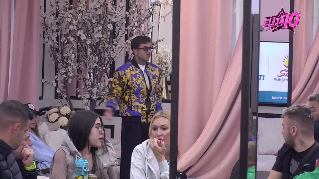 SUKOBI U BELOJ KUĆI RAZOTKRILI SVE: Aneli i Đukić na ivici zbog pogleda upućenih Caru, tenzija raste među zadrugarima (VIDEO) – pogledi Aneli i Cara