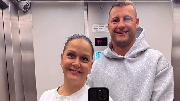 VELIKA POBEDA POSLE GODINA BORBE: Silvija Nedeljković konačno izašla iz porodilišta sa blizancima, suprug Saša nije skrivao emocije (FOTO) – Silvija Nedeljković iz porodilišta