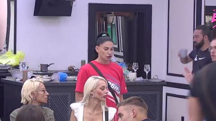 BRUTALAN OBRAČUN U BELOJ KUĆI: Aleksandra Jakšić otvoreno napala Filipa Cara, padale teške reči pred svima (VIDEO) – napad Aleksandre Jakšić na Filipa Cara