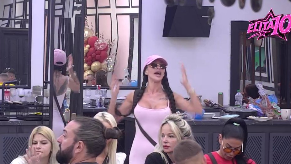 PORŠELINA NE PRAŠTA U BELOJ KUĆI: Terzu nazvala ulizicom, Cara postavila iznad svih – atmosfera se usijala (VIDEO) – Poršelina Terza Car