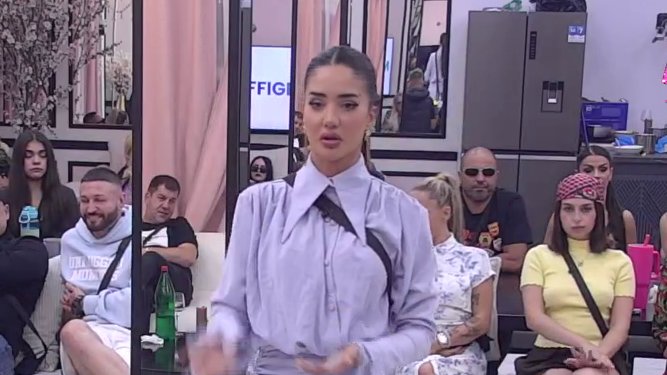 PREOKRET U PRIJATELJSTVU ANĐELE I CARA: Zadrugarka zbunjena posle Filipove izjave, evo šta je odlučila (VIDEO)