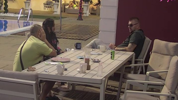 JANJUŠ NA IVICI STRPLJENJA: Sandra Obradović nasmejala sve u Beloj kući, a probleme ne mogu da sakriju (VIDEO) – problemi u raju