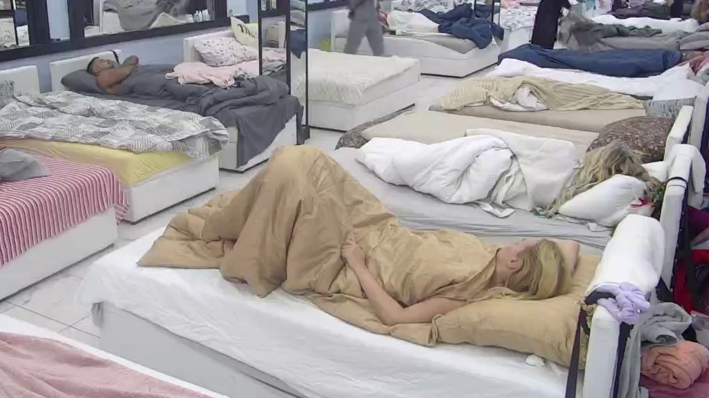 VELIKI ŠEF MORAO DA REAGUJE: Takmičari prespavali poslednje sunčane dane, sada žale propušteno vreme (VIDEO) – takmičari Elite 10