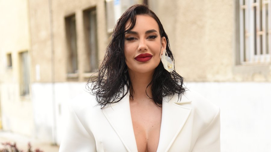 KATARINA GRUJIĆ OTVARA DUŠU O PRIJATELJSTVIMA NA ESTRADI: Pevačica priznala zašto se distancirala od ljudi, osmeh nije uvek iskren (FOTO) – prijateljstva na estradi