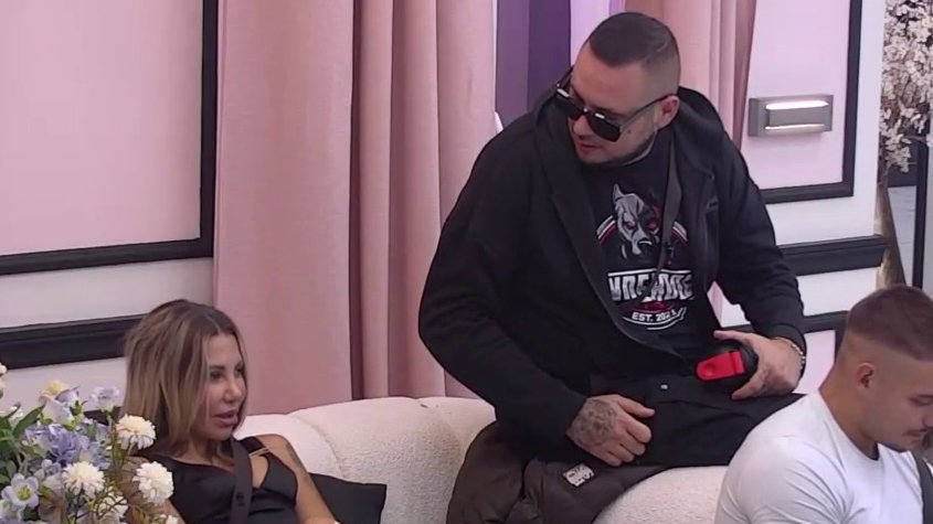 CAR ZADAJE UDARAC PRED SVIMA: Aneli flertuje sa Filipom Carom dok ceo rijaliti bruji o raskidu sa Đukićem (VIDEO) – flert u Beloj kući
