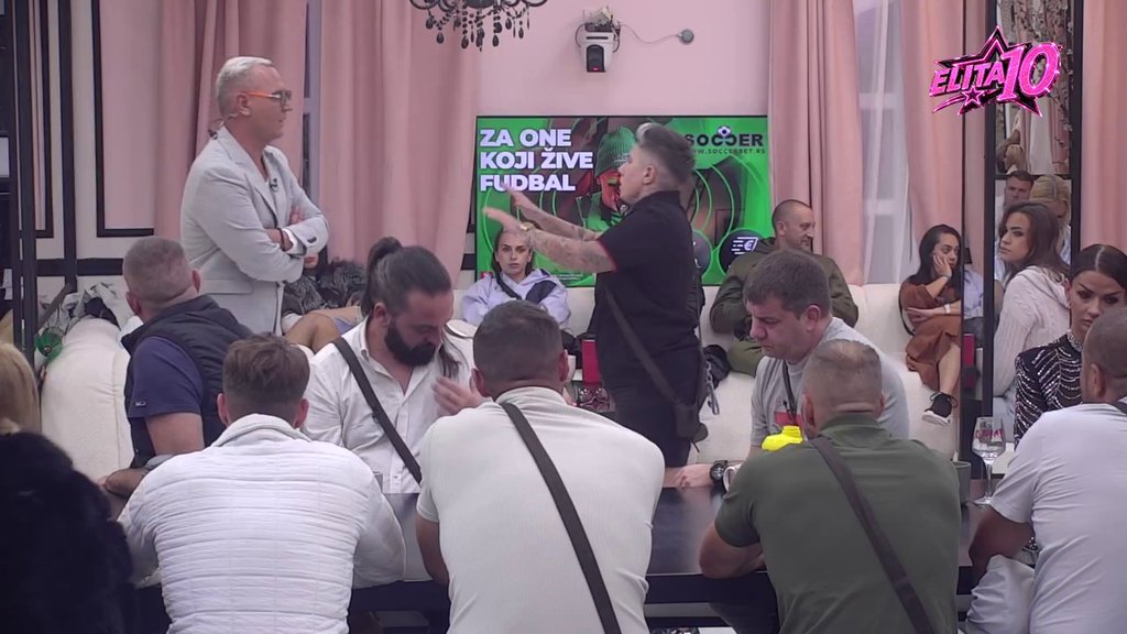 MATORA UDARILA NA ODNOS ANĐELE I KARIĆA: Njena teorija izazvala buru u Beloj kući, Đuričićeva odmah odgovorila (VIDEO) – napad u Beloj kući