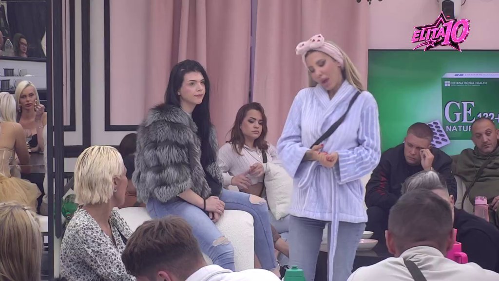 PREOKRET U GLASANJU ZA NAJMANJU ULIZICU: Aneli dobila priznanje u Beloj kući, Karić odmah reagovao (VIDEO) – anketa najmanjih ulizica