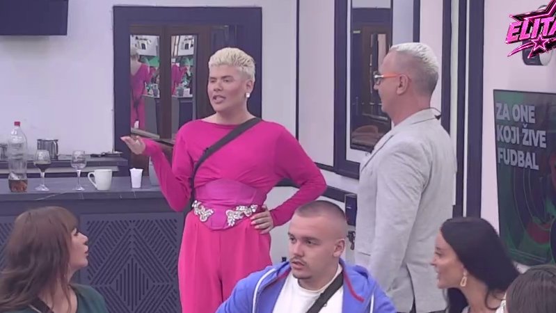 UROŠ UDARIO NA GLORIJU PRED SVIMA: Otkrio šta misli o odnosu sa Markom Osmakčićem, a Laura pokušala da smiri situaciju (VIDEO) – odnos Glorije i Marka