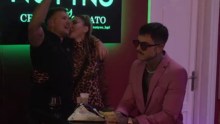 HLADAN SUSRET ZA ŠANKOM: Aneli i Đukić rame uz rame, ali bez reči – atmosfera napeta do kraja (VIDEO) – napetost u Eliti