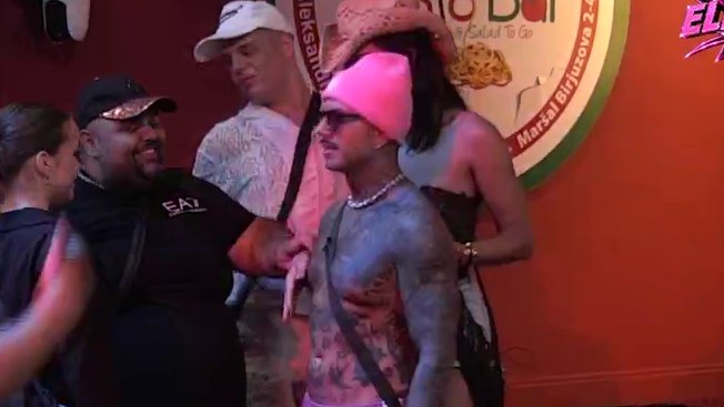 KOČNICE PADAJU U ELITI: Laura Prgomet iznenadila Đukića na bini, svi gledaju šta će dalje biti (VIDEO)