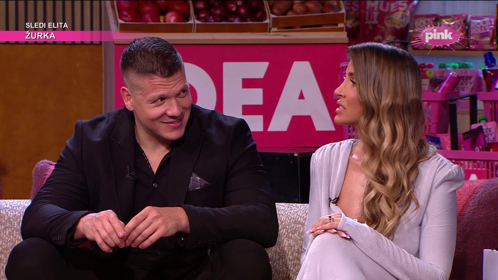 SLOBA OTKRIO ISTINU O PORUKAMA ANE NIKOLIĆ: Jelena se našla pred izborom između Kije i Lune, evo s kojom bi provela ceo dan (FOTO) – poruke Ane Nikolić