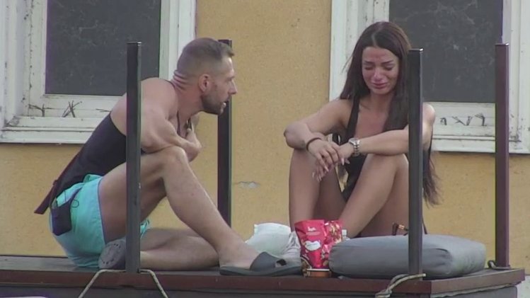 ŽESTOKA SVAĐA SLADJE I MAHIRA: Njene suze slomile Pjanića, usledio neočekivan obrt tokom žurke (VIDEO) – svađa Slađe i Mahira