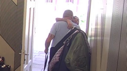 CARU POPUŠTAJU KOČNICE U ELITI: Aneli ga iznenadila čim su se probudili, reakcija sve govori (VIDEO)