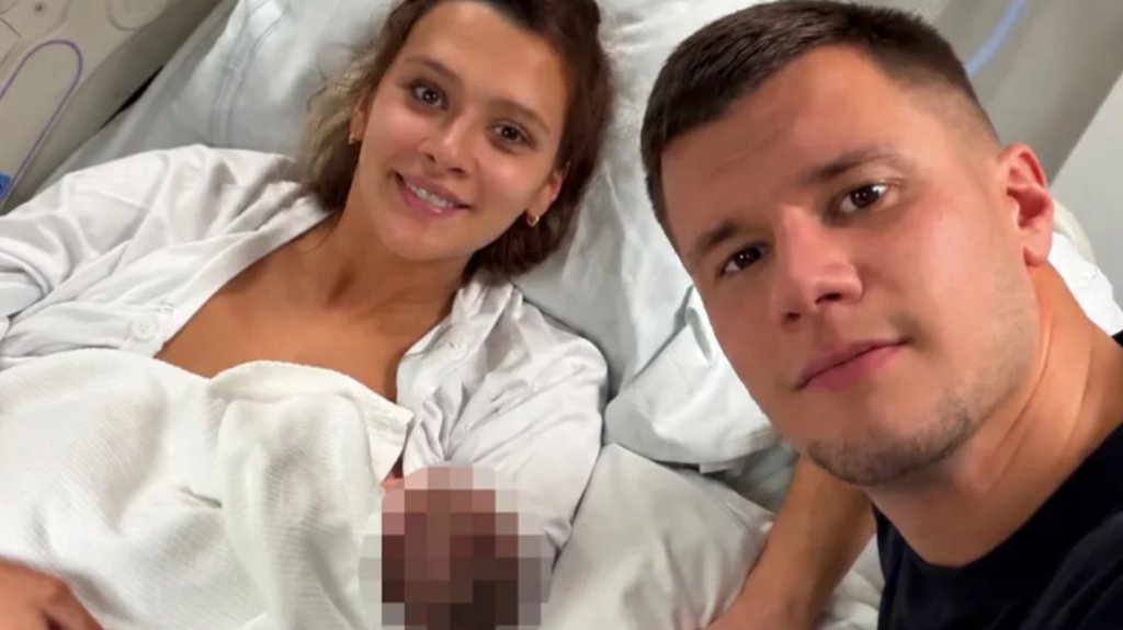 LENINA ISPOVEST POSLE POROĐAJA: Prvi detalji iz porodilišta, muž sve vreme u zagrljaju bio uz nju (FOTO)