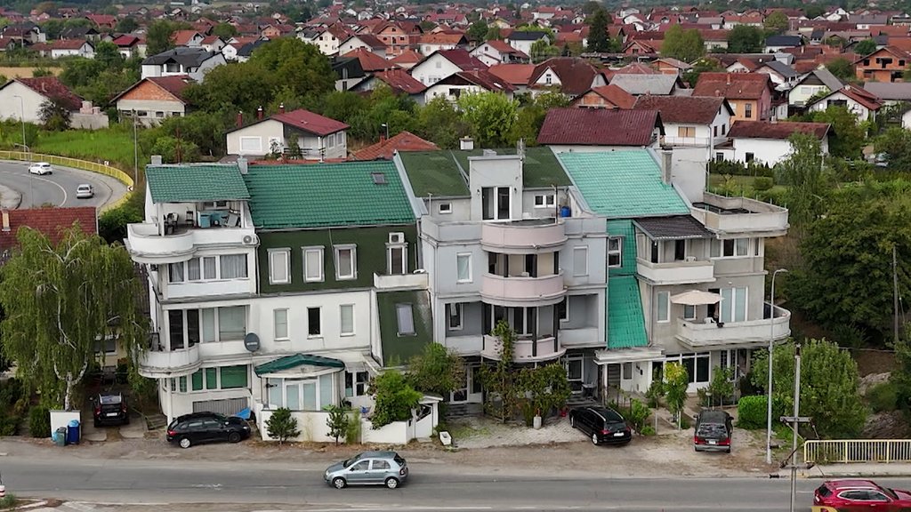 PRAVI LUKSUZ U PRIJEDORU: Dom Halida Muslimovića izgleda kao vila, a jedan detalj sve ostavlja bez daha (FOTO) – kuća Halida Muslimovića