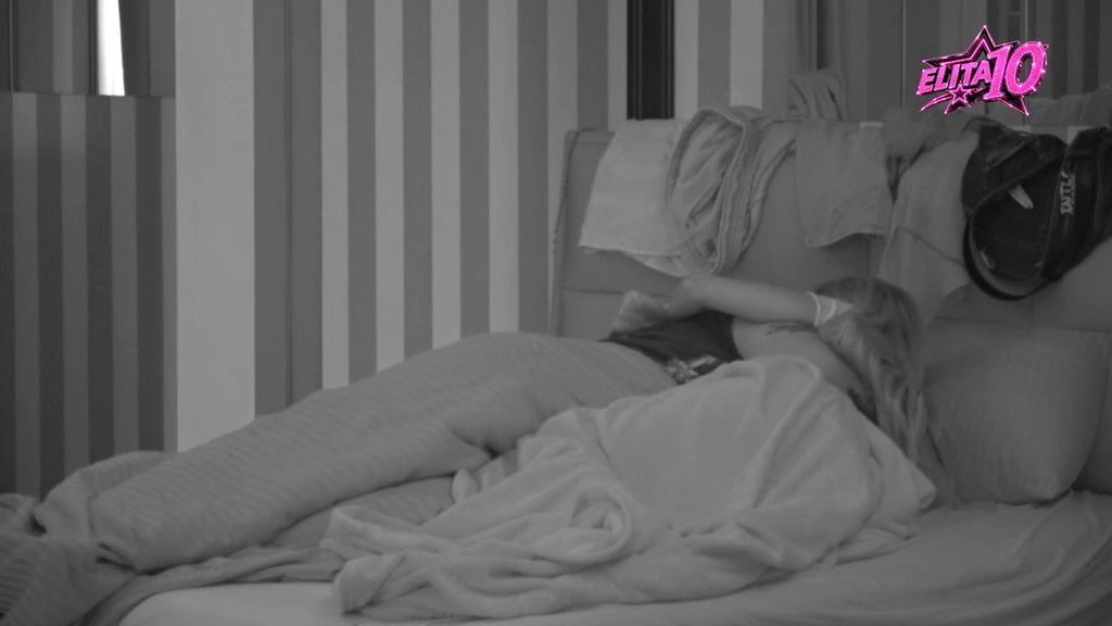 MASKE PADAJU U ODABRANIMA: Aneli i Car pale strasti u krevetu, emocije više ne kriju (VIDEO) – ljubav cveta u Odabranima