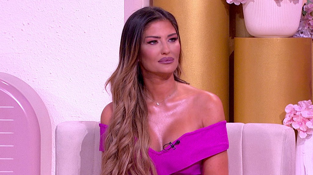 NIKADA JAVNO NIJE PRIZNALA OVAKO NEŠTO: Ana Radulović otkrila ko joj je bio velika simpatija iz detinjstva, poster je bio na zidu (FOTO) – Ana Radulović simpatija
